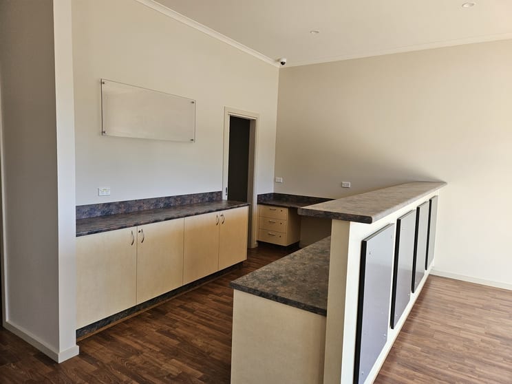 Click to view all images 41 Pine Avenue Mildura VIC 3500 - Image 3