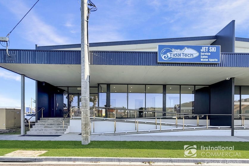1/9 Mechanics Street Lakes Entrance VIC 3909 - Image 1
