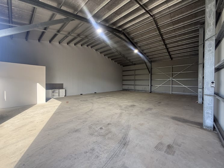 Click to view all images 2/15 Business Circuit Wauchope NSW 2446 - Image 3