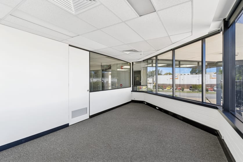 Click to view all images 3/25 Belgravia Street Belmont WA 6104 - Image 3