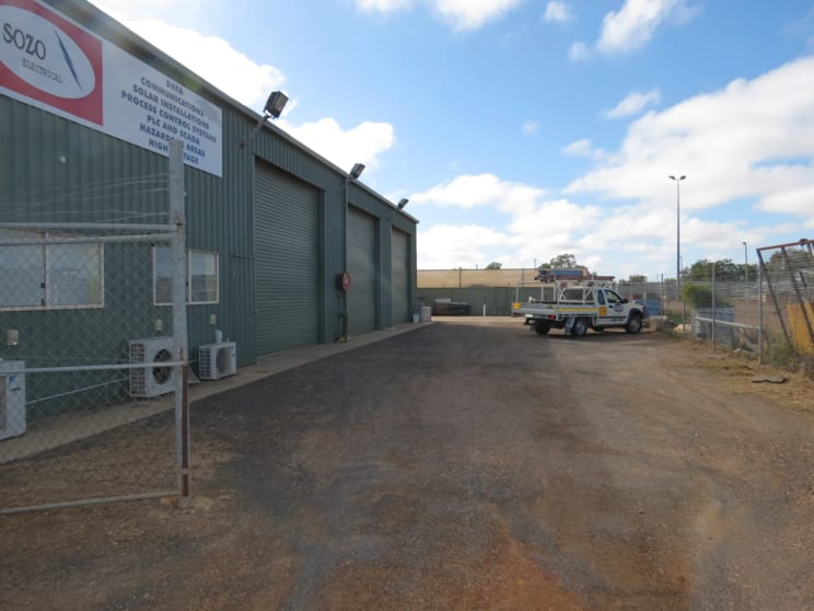 10 Glasson Street Emerald QLD 4720 - Image 3