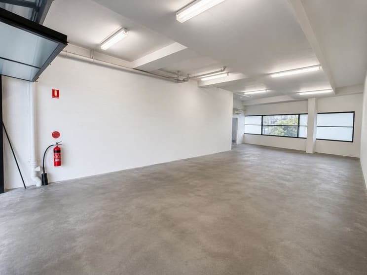 Click to view all images Belrose NSW 2085 - Image 3