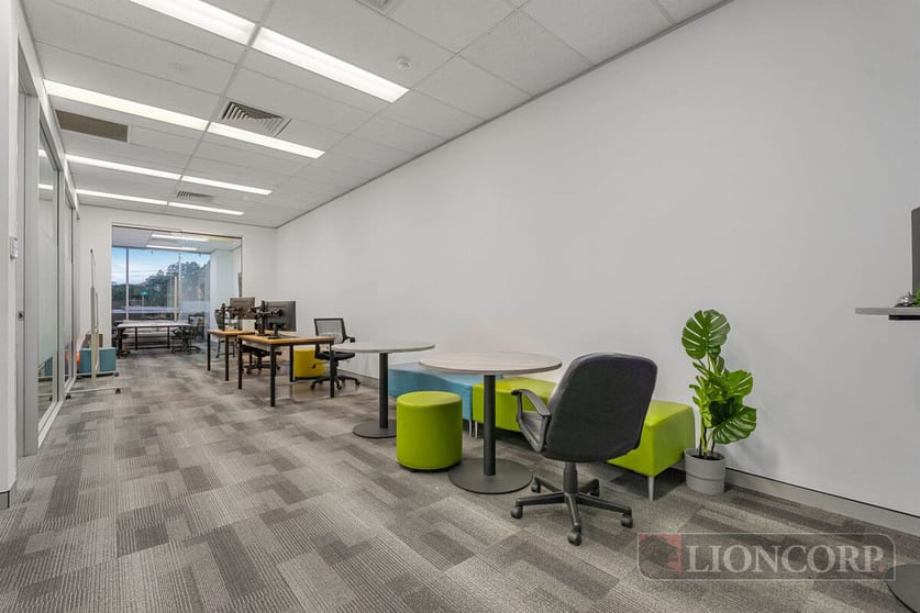 Upper Mount Gravatt QLD 4122 - Image 2