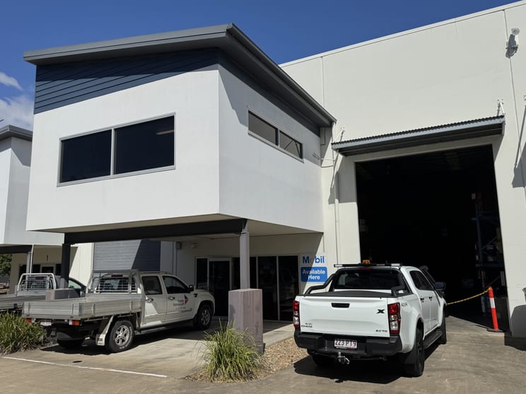 Click to view all images 585 Ingham Rd Mount St John QLD 4818 - Image 1