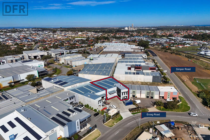 Click to view all images 2/20 Erceg Road Yangebup WA 6164 - Image 3