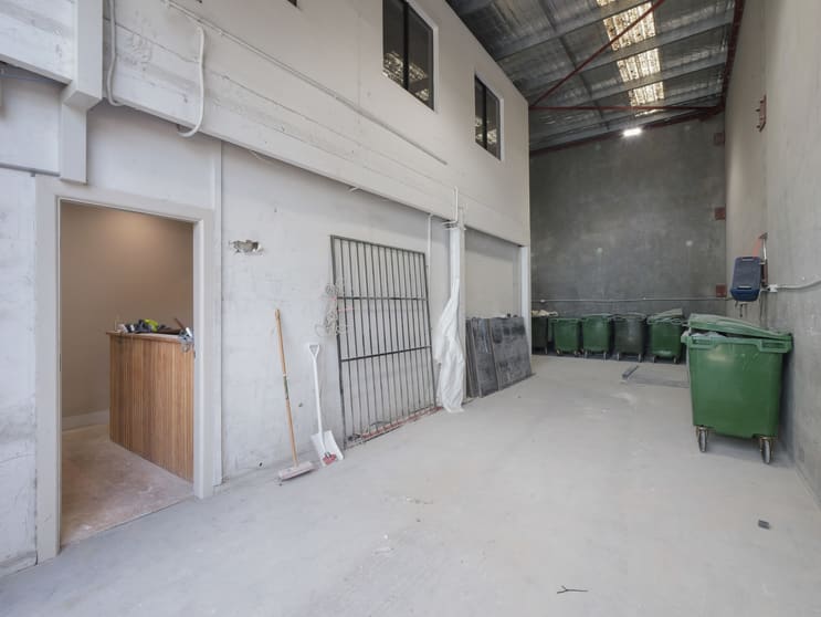 Click to view all images 3/14 Anderson Street Banksmeadow NSW 2019 - Image 3