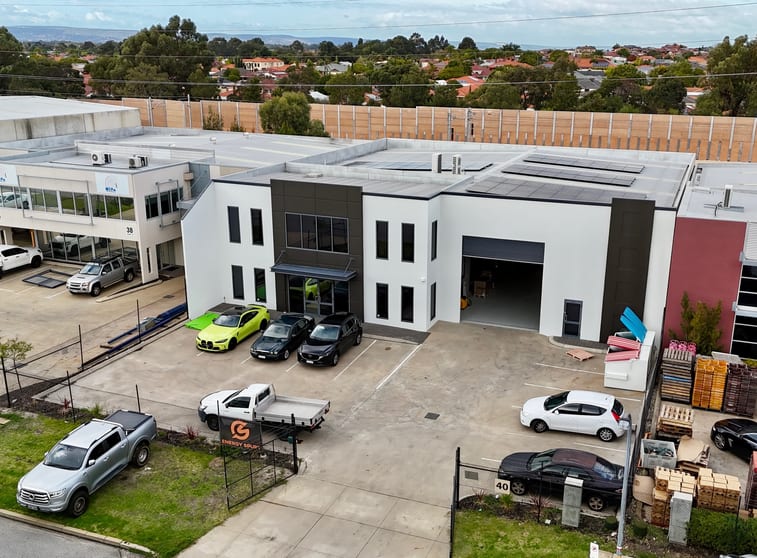 Click to view all images 40 Mordaunt Circuit Canning Vale WA 6155 - Image 1