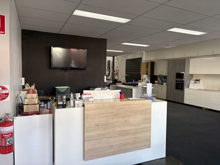 Click to view all images 18 Barrier Street Fyshwick ACT 2609 - Image 3