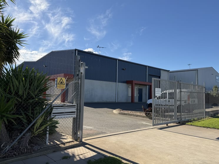 Click to view all images 1/7 Dunn Street Seaford SA 5169 - Image 1