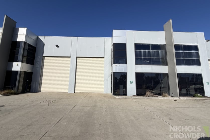 Click to view all images 19/32 Silkwood Rise Carrum Downs VIC 3201 - Image 1