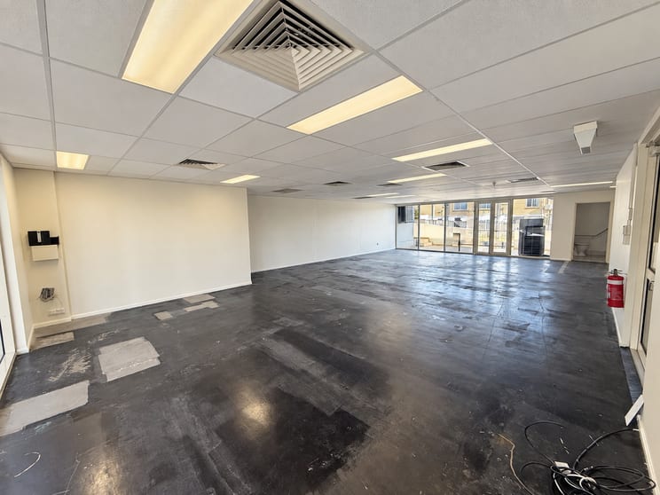 Click to view all images 36 Tenby Street Mount Gravatt QLD 4122 - Image 3