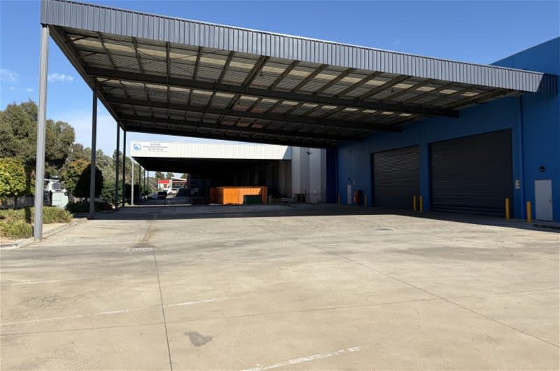 Click to view all images 2-4 Sunline Drive Truganina VIC 3029 - Image 3