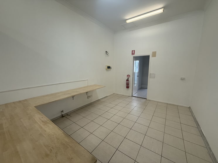 Click to view all images 3A/344 Mann Street Gosford NSW 2250 - Image 3