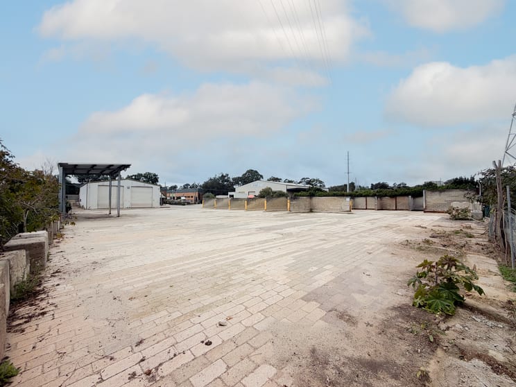 Click to view all images 22 Coombes Drive Penrith NSW 2750 - Image 3