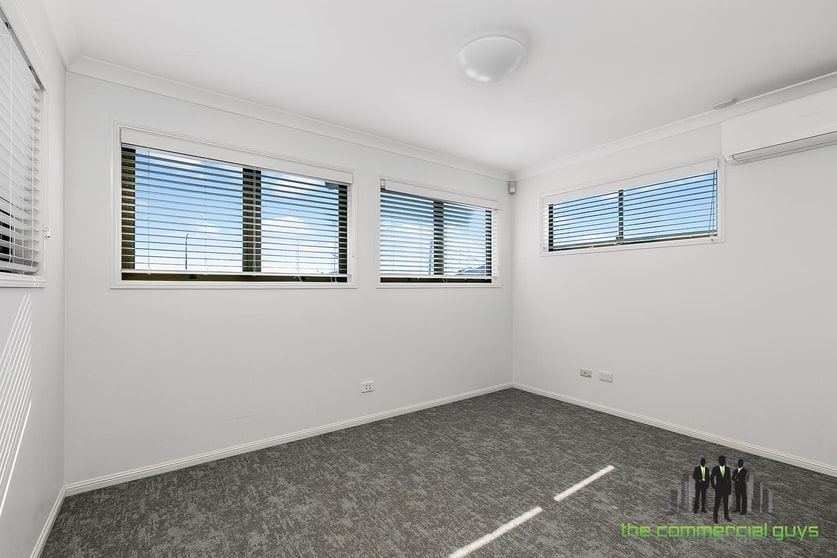Click to view all images 2/45 Duffield Rd Margate QLD 4019 - Image 3
