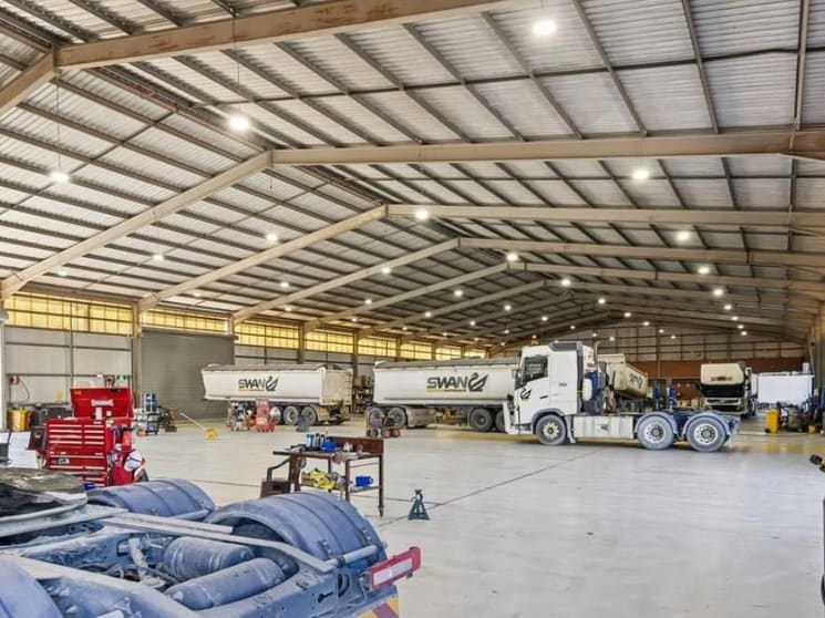 Click to view all images 398 Bushmead Rd Hazelmere WA 6055 - Image 2