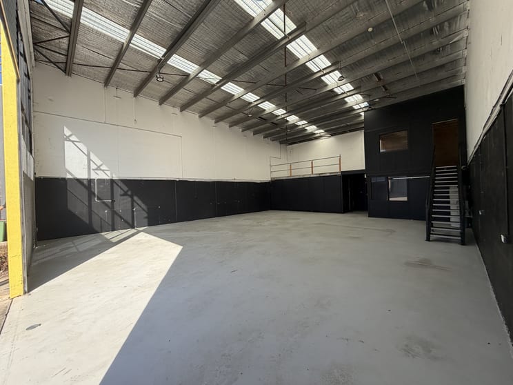 Click to view all images 5/85-91 High Street Melton VIC 3337 - Image 3