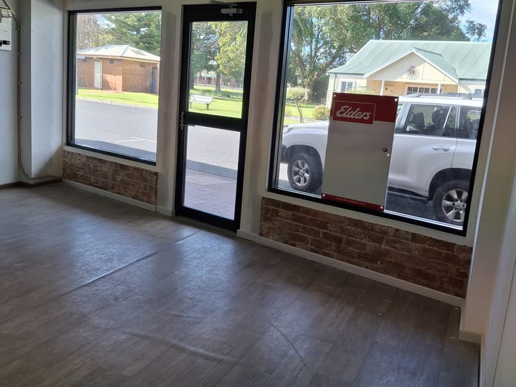 Click to view all images 2/7 Hayward Street Harvey WA 6220 - Image 2