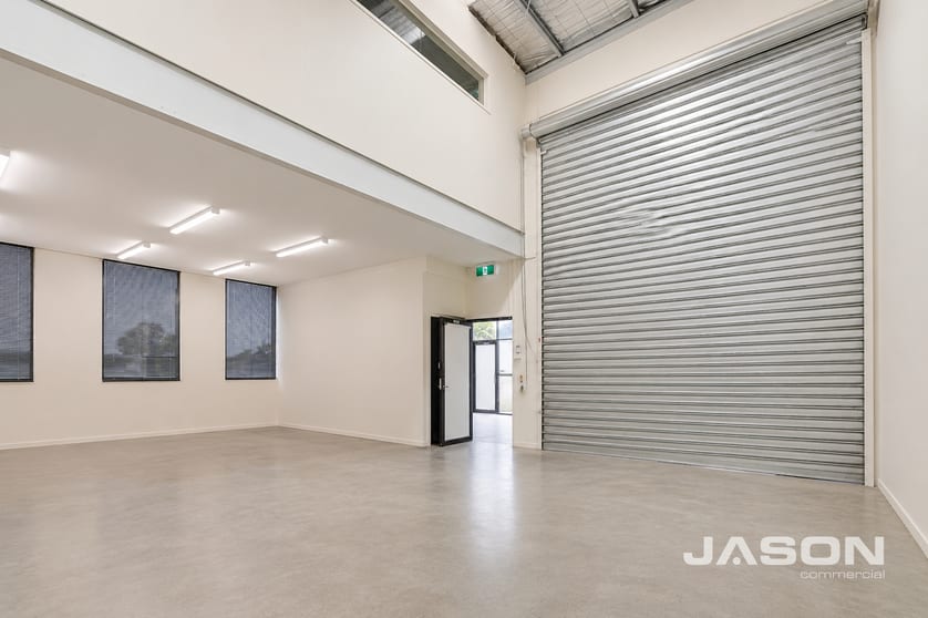 Click to view all images 1/9 Lindaway Place Tullamarine VIC 3043 - Image 3