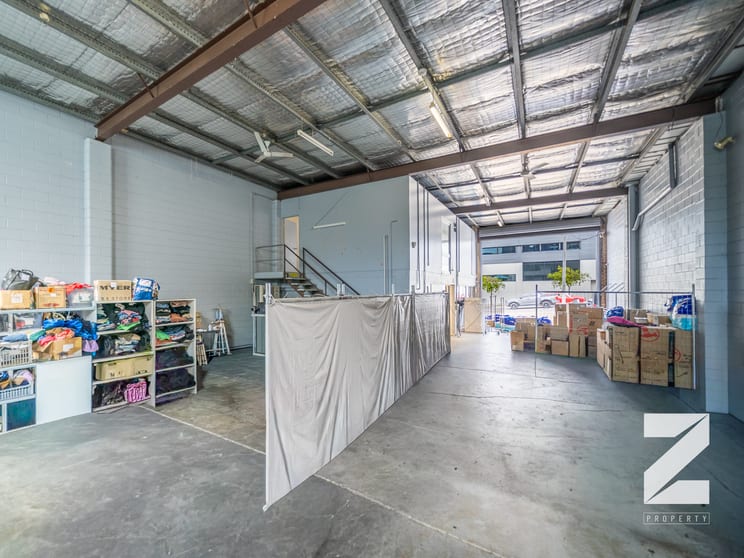 Click to view all images 2/25 Glenelg Street South Brisbane QLD 4101 - Image 2