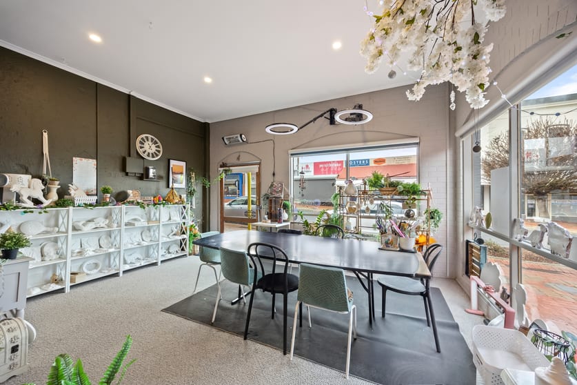 Click to view all images 139 Main Street Stawell VIC 3380 - Image 3