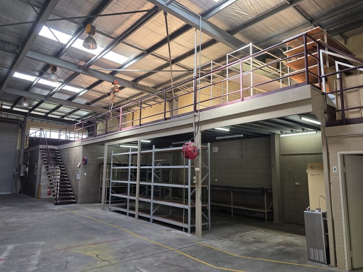 Click to view all images 223 Draper Street Parramatta Park QLD 4870 - Image 3