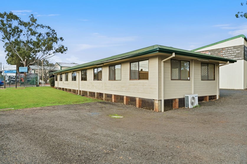 Click to view all images 1/31 Groves Avenue Mulgrave NSW 2756 - Image 2