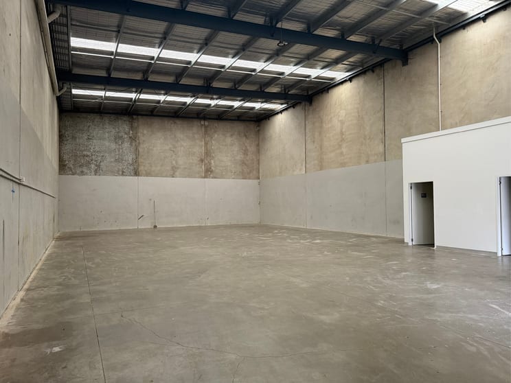Click to view all images Unit 3/82 Eucumbene Drive Ravenhall VIC 3023 - Image 3