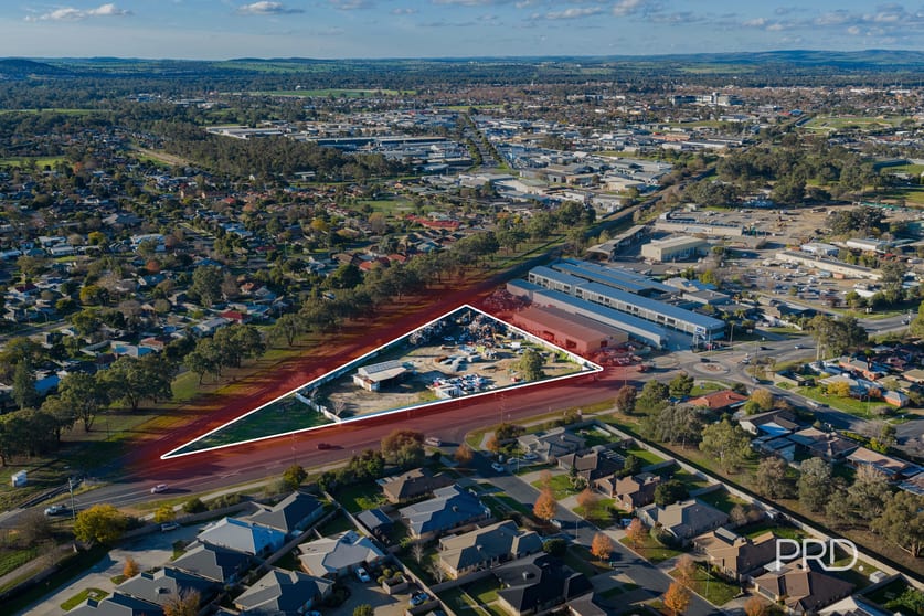 Click to view all images 167 Fernleigh Road Wagga Wagga NSW 2650 - Image 2