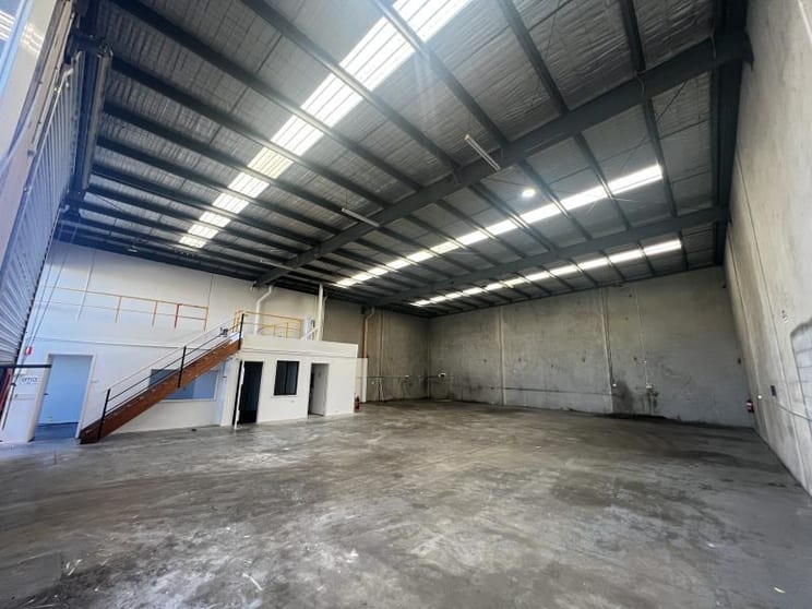 Click to view all images Unit 30, 7-9 Dunstans Court Thomastown VIC 3074 - Image 2