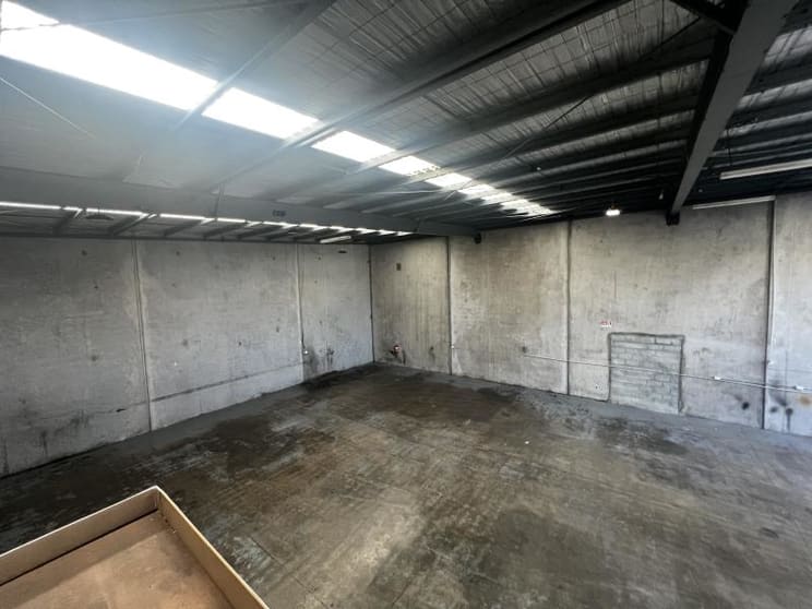 Click to view all images Unit 30, 7-9 Dunstans Court Thomastown VIC 3074 - Image 3