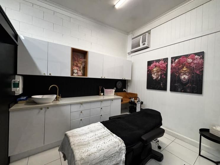 Click to view all images Shop 1/17 Tavern Street Kirwan QLD 4817 - Image 2