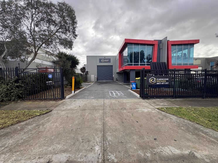 Click to view all images 20A Yellowbox Drive Craigieburn VIC 3064 - Image 2
