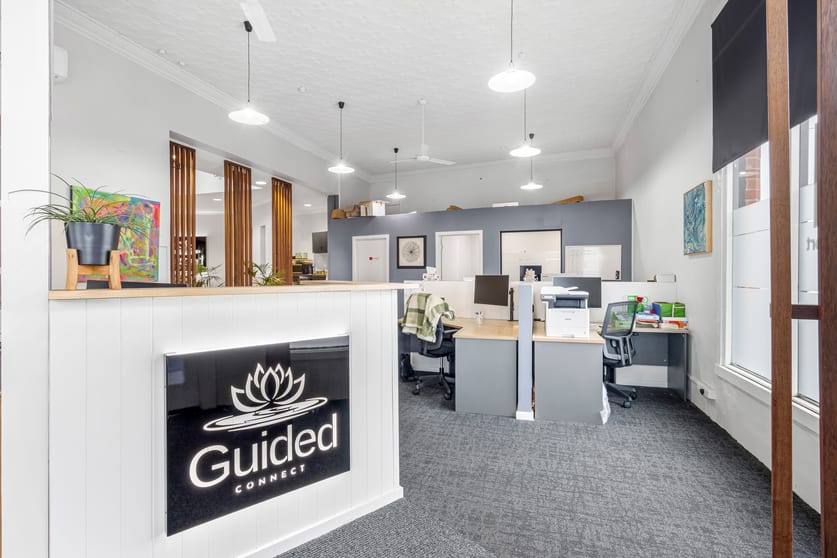 Click to view all images 202 Grant Street Golden Point VIC 3350 - Image 3