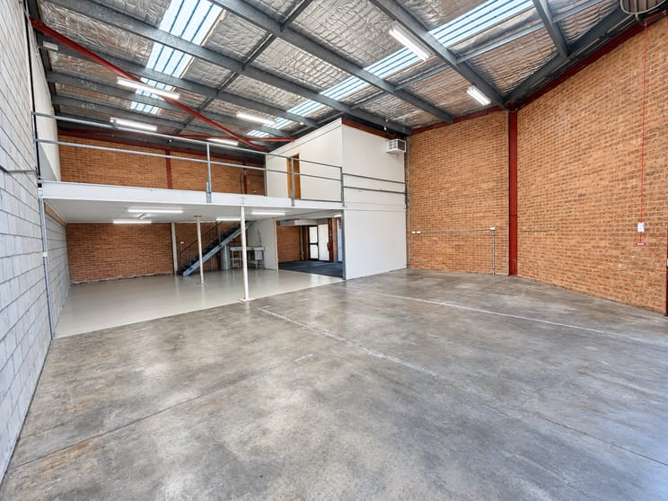 Click to view all images 15m/64 Mandoon Road Girraween NSW 2145 - Image 3