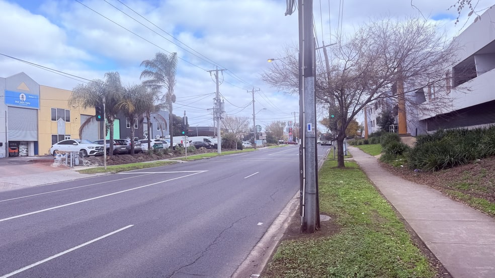 Click to view all images 30 Hampstead Road Maidstone VIC 3012 - Image 3