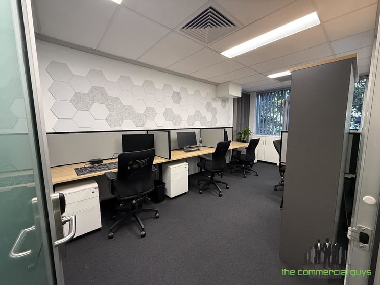 Click to view all images Serviced Offices, 4/91 Landsborough Ave Scarborough QLD 4020 - Image 1