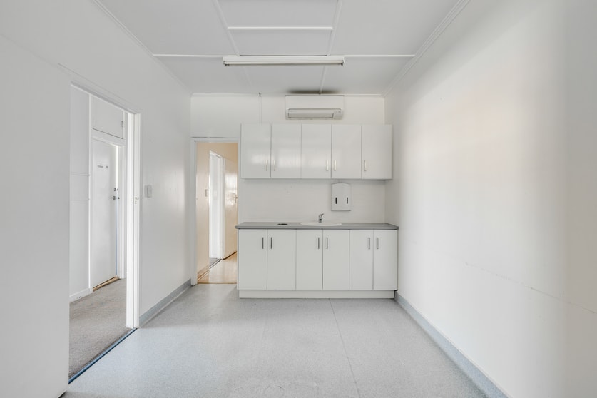 Click to view all images 575-577 Ruthven Street Toowoomba City QLD 4350 - Image 2