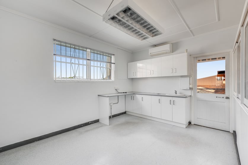 Click to view all images 575-577 Ruthven Street Toowoomba City QLD 4350 - Image 3