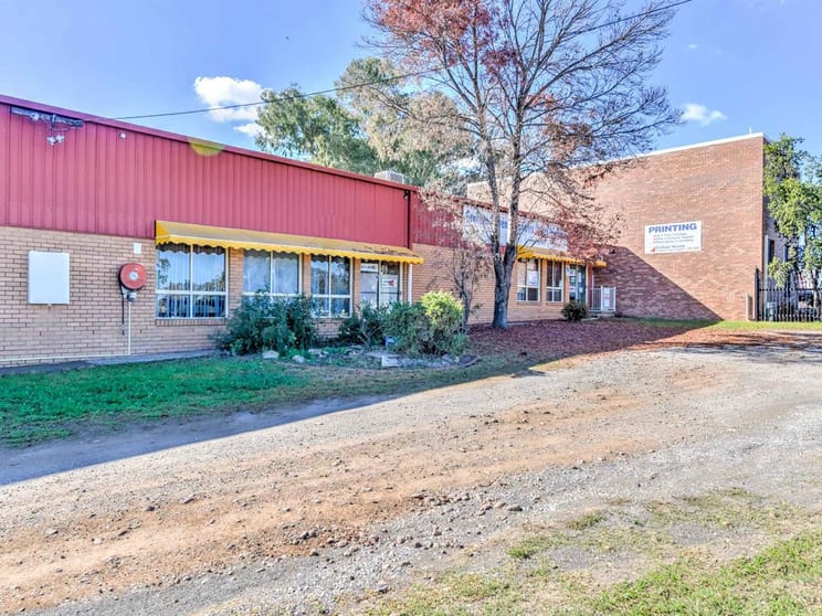 2 and 3/4 Bass Street Tamworth NSW 2340 - Image 1
