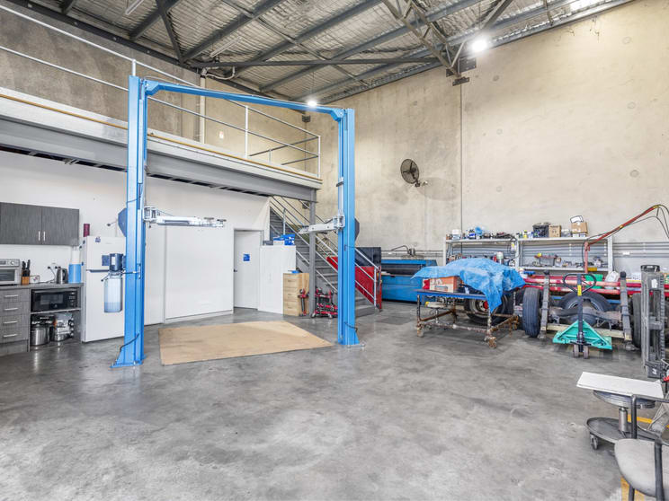 Click to view all images 4/9 Severn Street St Marys NSW 2760 - Image 2