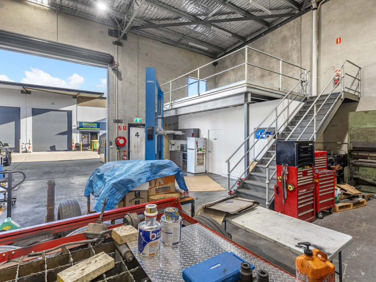 Click to view all images 4/9 Severn Street St Marys NSW 2760 - Image 3