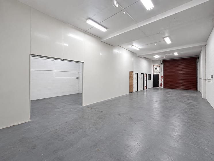 Click to view all images 2/3 Leighton Place Hornsby NSW 2077 - Image 3