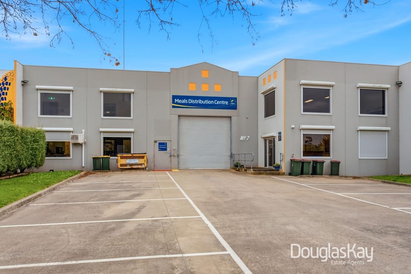 Click to view all images 7 Malcolm Court Kealba VIC 3021 - Image 1