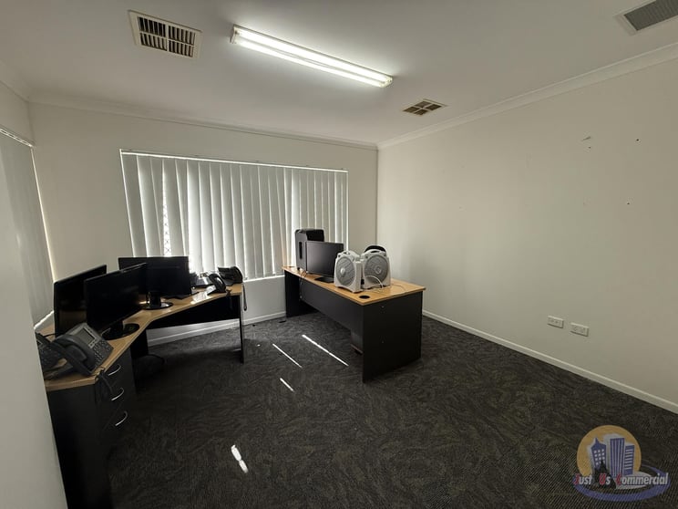 Click to view all images 2/77 Barolin Street Bundaberg Central QLD 4670 - Image 1