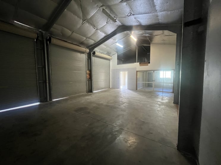 Click to view all images Warehouse/76 Shute Harbour Road Cannonvale QLD 4802 - Image 2