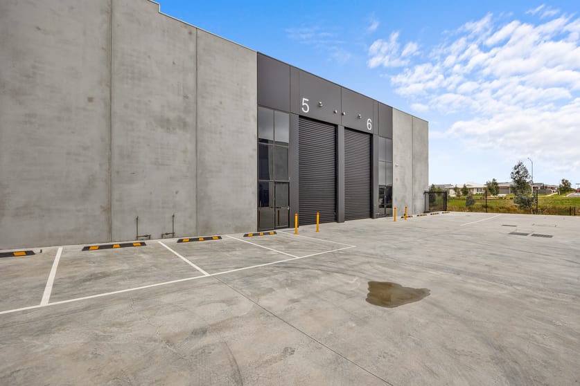Click to view all images 5/14 Concept Drive Delacombe VIC 3356 - Image 3