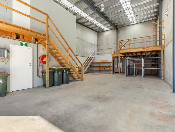 Click to view all images Unit 3/16 Spit Island Close Mayfield West NSW 2304 - Image 2