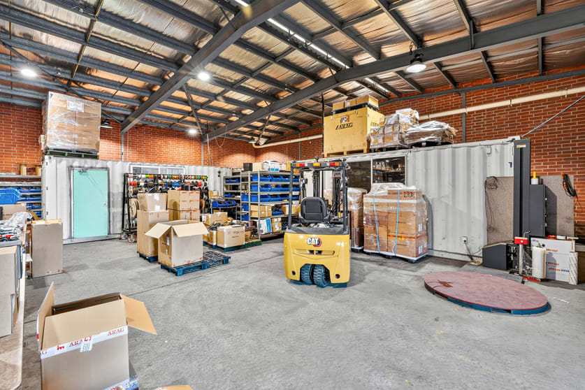 Click to view all images 8-10 Stock Road Cavan SA 5094 - Image 2
