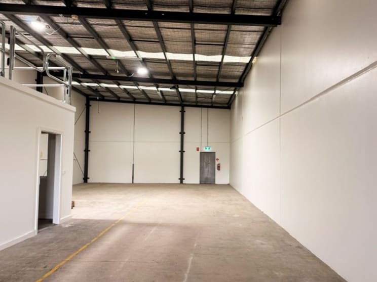 Click to view all images 26B Peninsula Boulevard Seaford VIC 3198 - Image 2